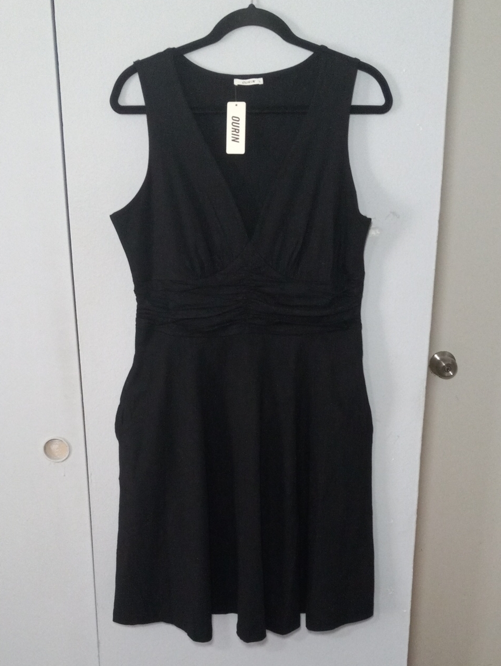 Ourin Classic Black Sleeveless V-Neck Dress Ruched Waist Size L